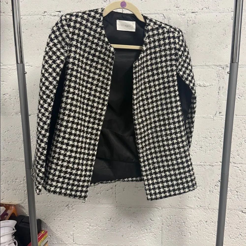 Houndstooth Black and White Women's Cape Jacket SIZ FIFTY Size Small
